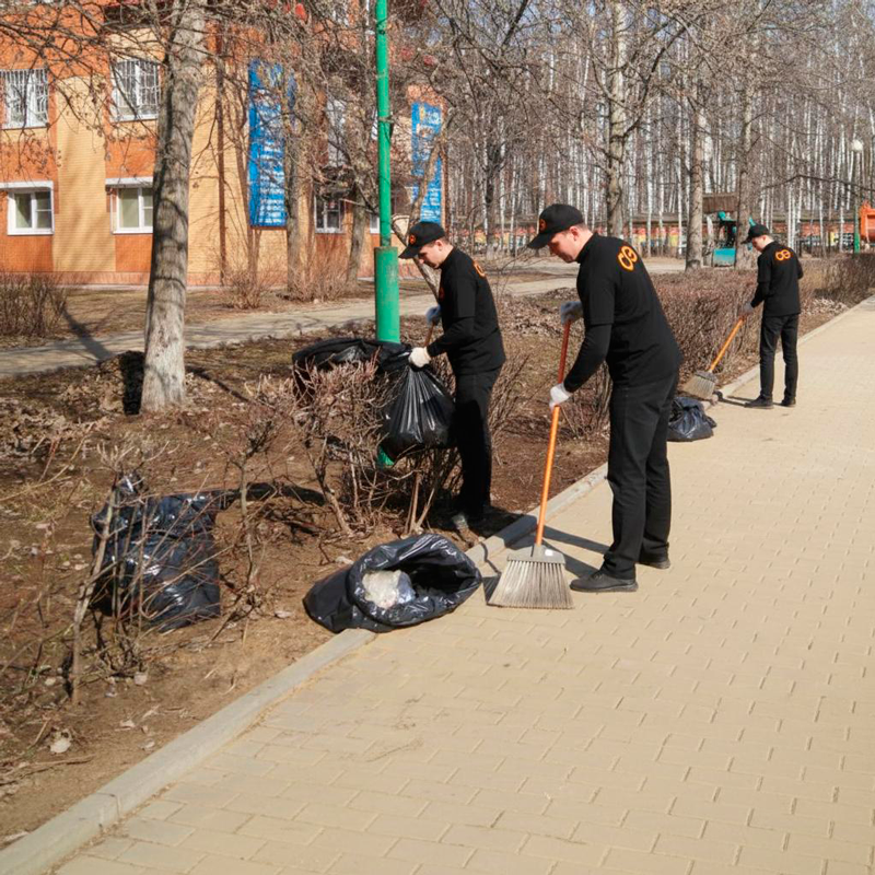 Уборка листьев в Котово